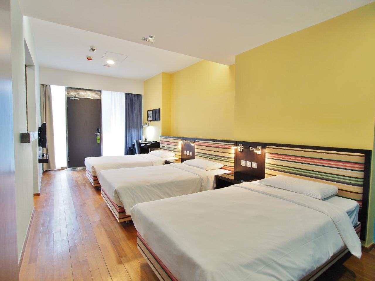 วาย ลอฟต์ ยูธ สแควร์ Hotel ฮ่องกง ภายนอก รูปภาพ