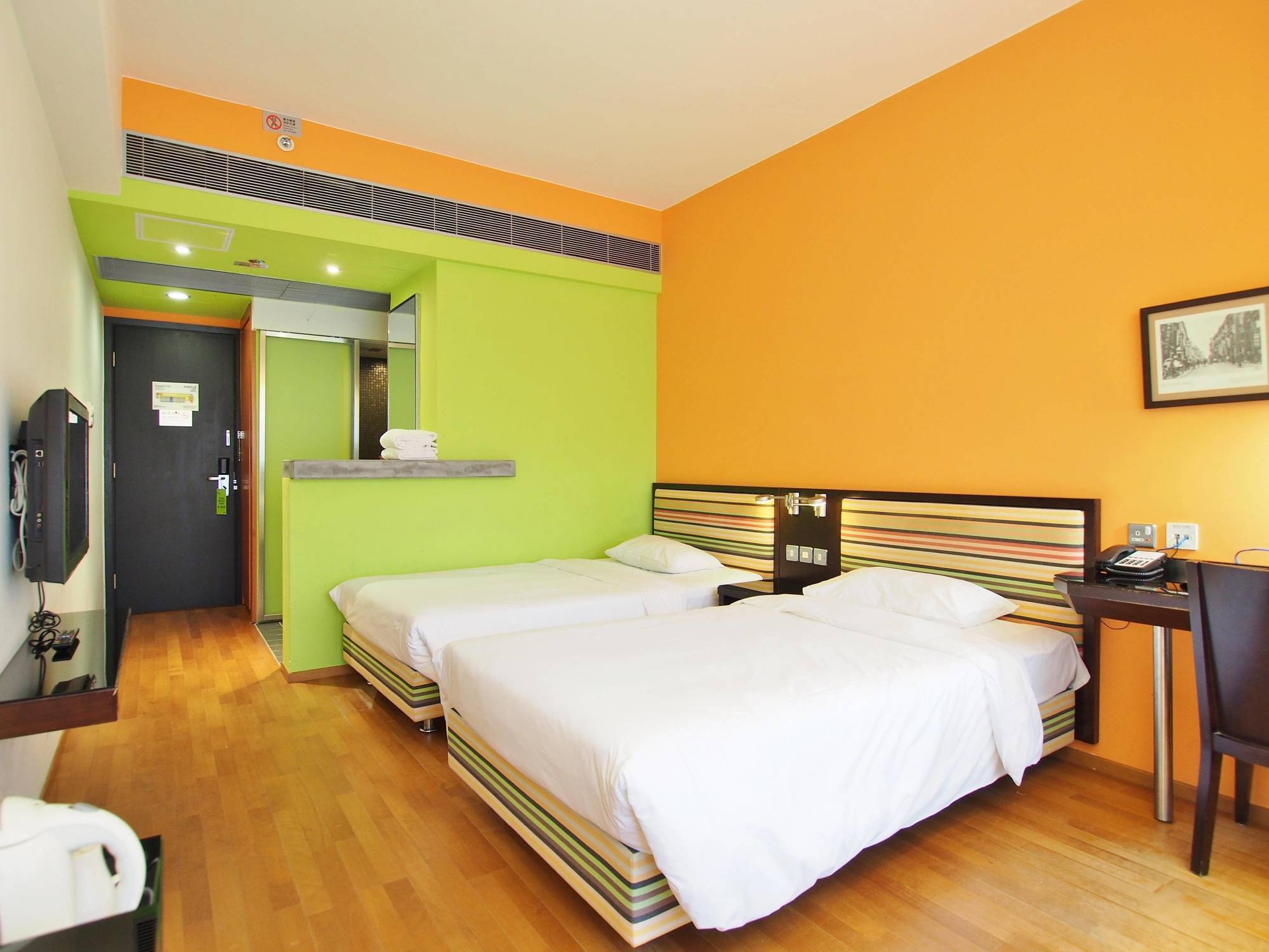 วาย ลอฟต์ ยูธ สแควร์ Hotel ฮ่องกง ภายนอก รูปภาพ