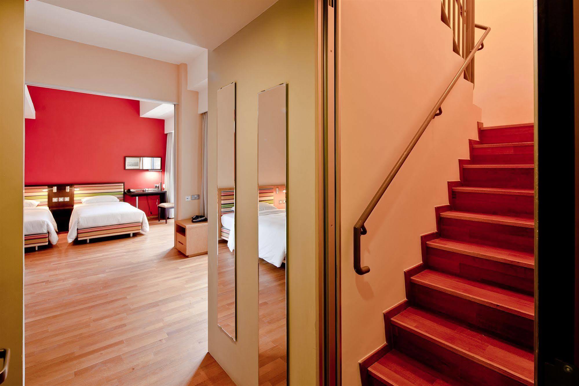 วาย ลอฟต์ ยูธ สแควร์ Hotel ฮ่องกง ภายนอก รูปภาพ